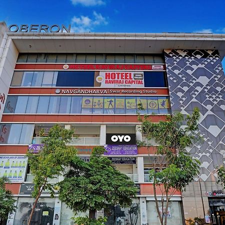 Collection O Hotel Swarg Surat Ngoại thất bức ảnh
