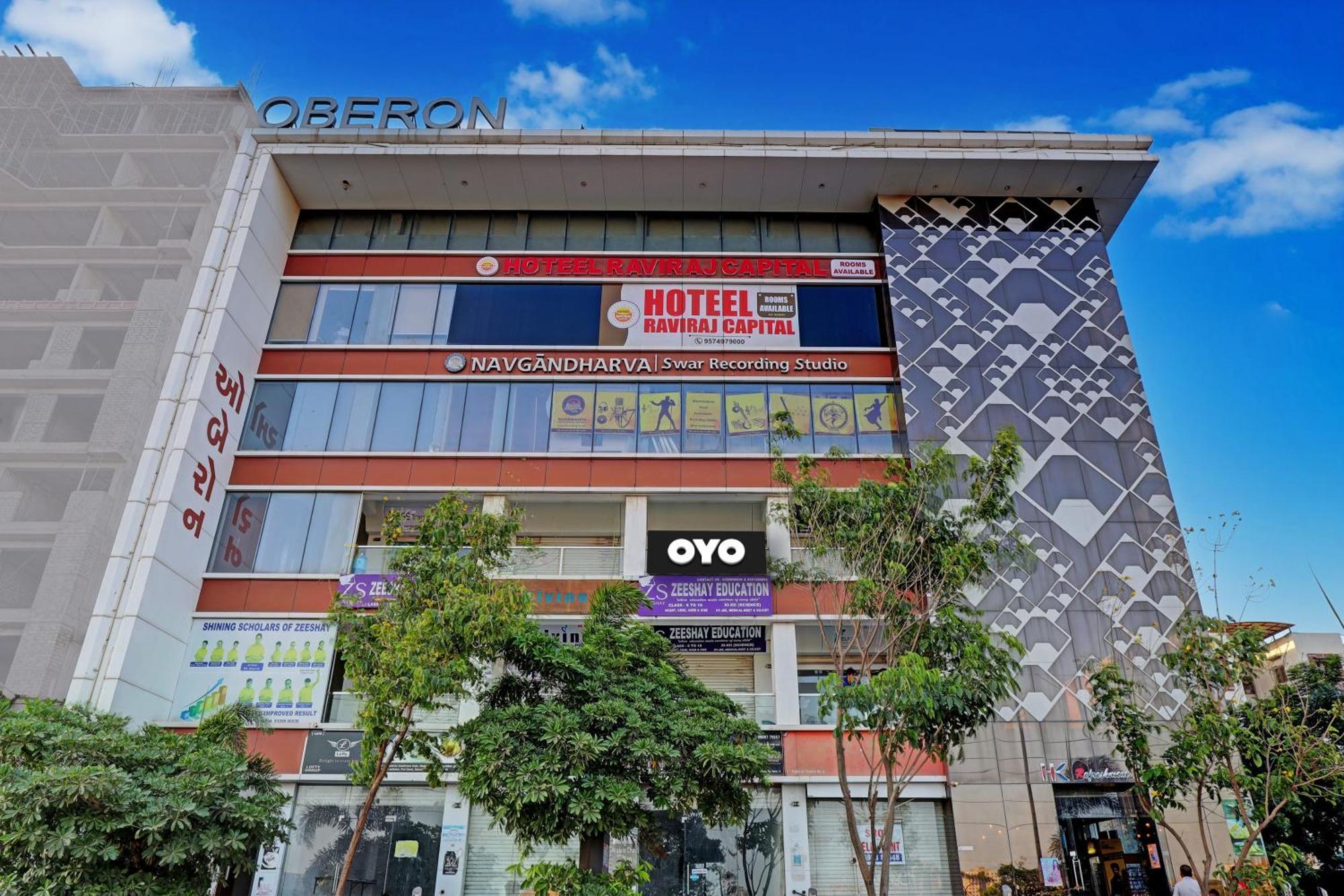 Collection O Hotel Swarg Surat Ngoại thất bức ảnh